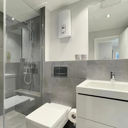 Goede Tiid Apartament *